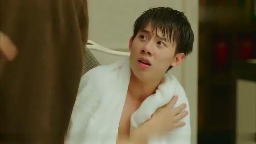 吃瓜博主二姨表弟视频,揭秘吃瓜博主二姨表弟的趣味视频幕后故事