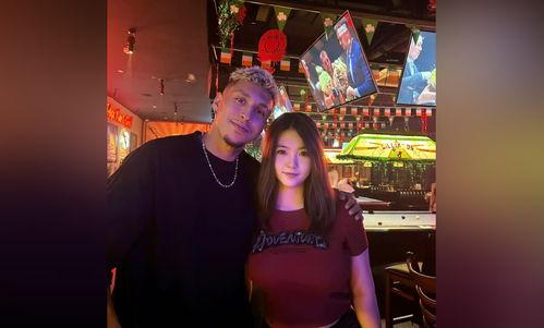 酒吧吃瓜女粉丝视频,揭秘娱乐圈幕后真相