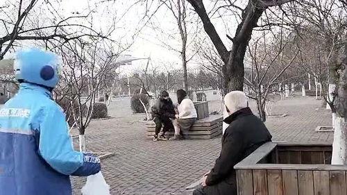 西安城墙吃瓜群众事件视频,一场网络热议的围观与反思