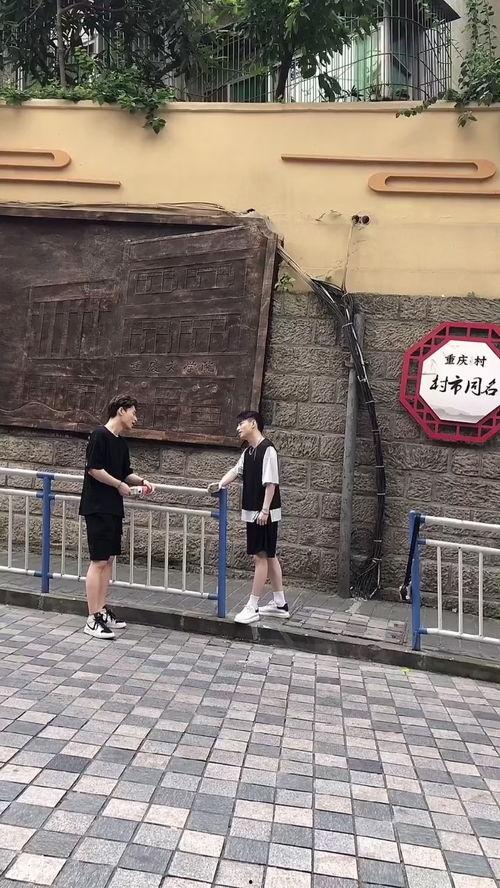 西安城墙吃瓜群众事件视频,一场网络热议的围观与反思