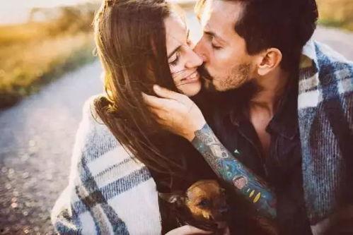 情侣合照吃瓜视频大全免费,甜蜜瞬间！情侣合照吃瓜视频大全免费大放送