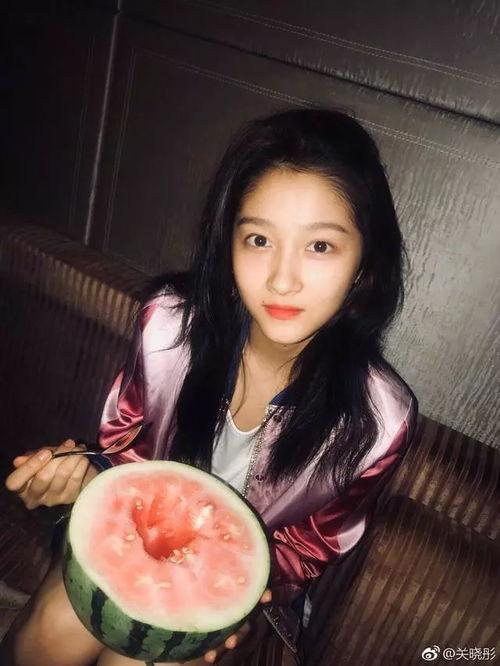 发吃瓜的视频叫什么,揭秘“吃瓜群众”背后的热门视频现象