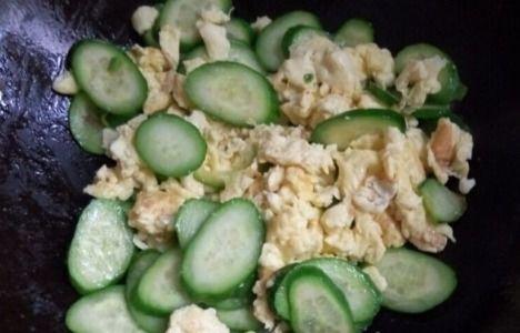 小雀瓜怎么抄菜吃的视频,跟随视频学做家常佳肴